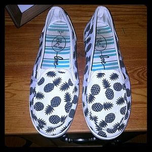 Pineapple print slip ons